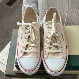 Skechers Cream and White Canvas Sneakers